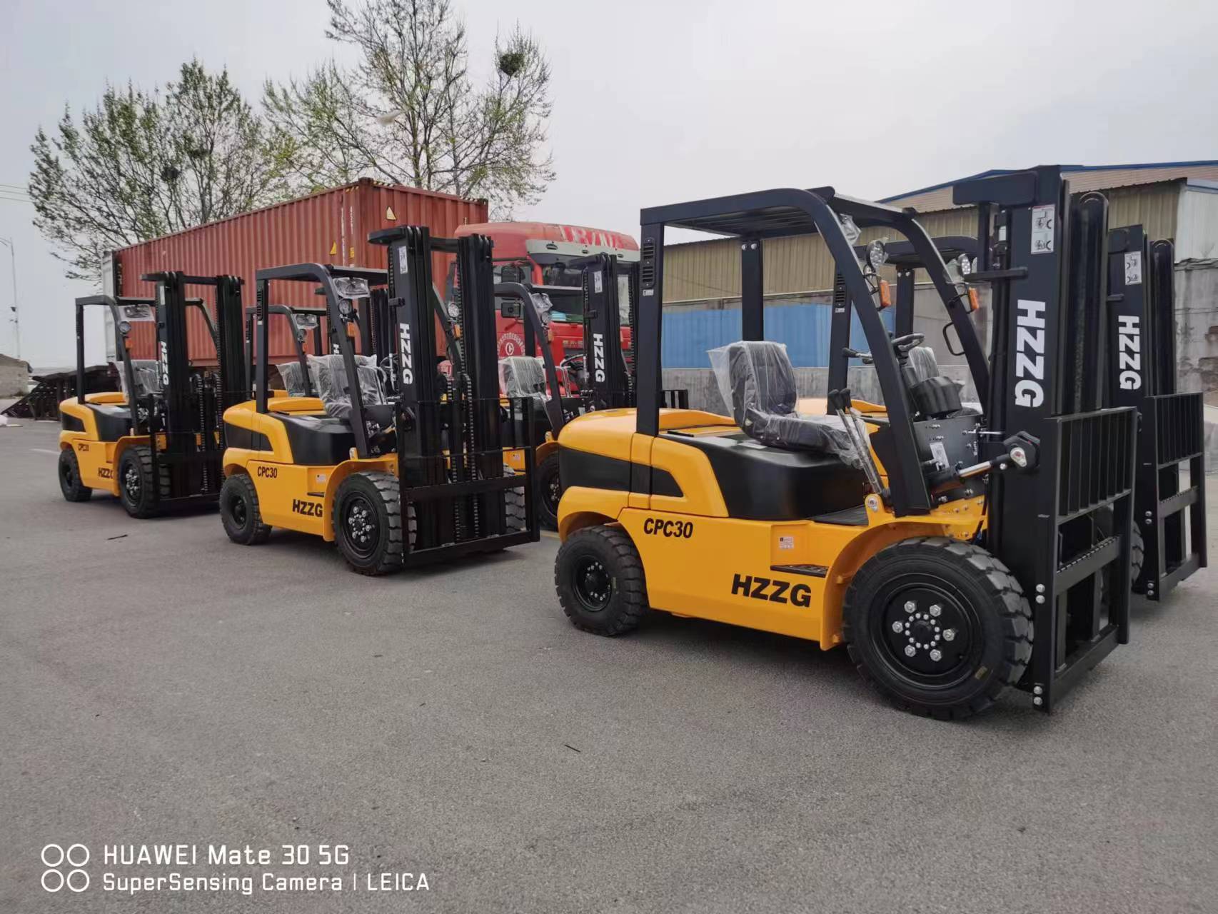 Loading the whole container forklift to customer