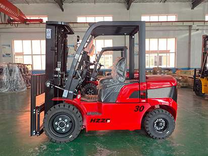 Which Need To Be Considered When Choosing a Forklift: Side Shifter, Automatic Transmission, 3x4.5m Mast, Solid Tires