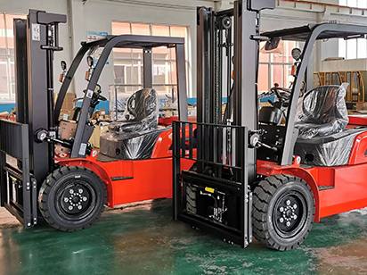 Two Units of 3 Tons Diesel Forklifts Ready for Shipping